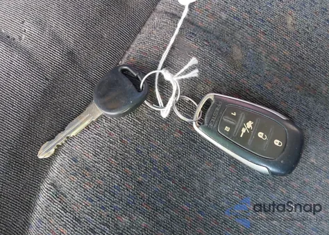 2001 Chevrolet Silverado 1500 Ls z USA, uszkodzony, nr VIN 2GCEC19T411117361